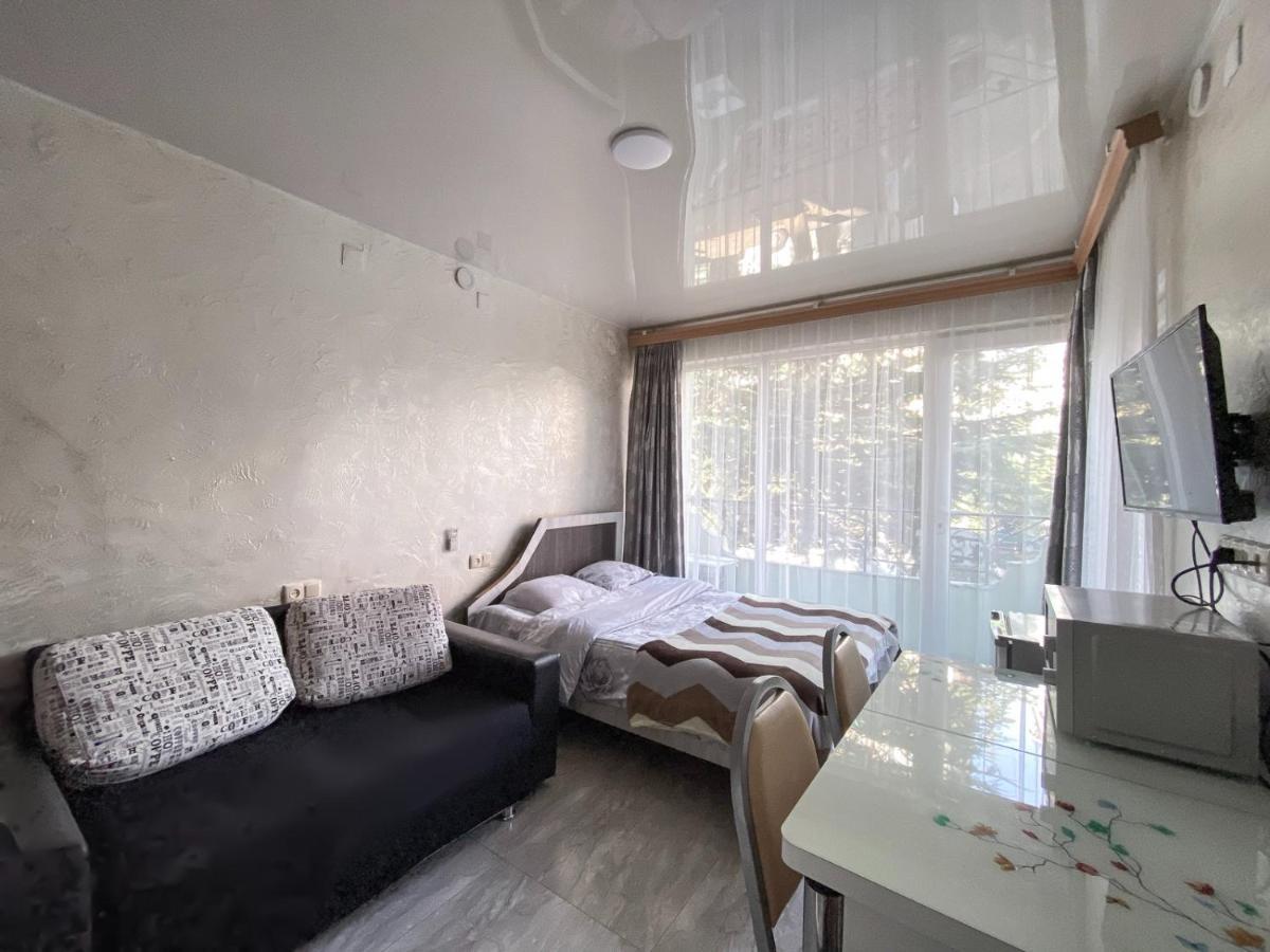 Apartment Studio Maksim Batumi Exterior photo
